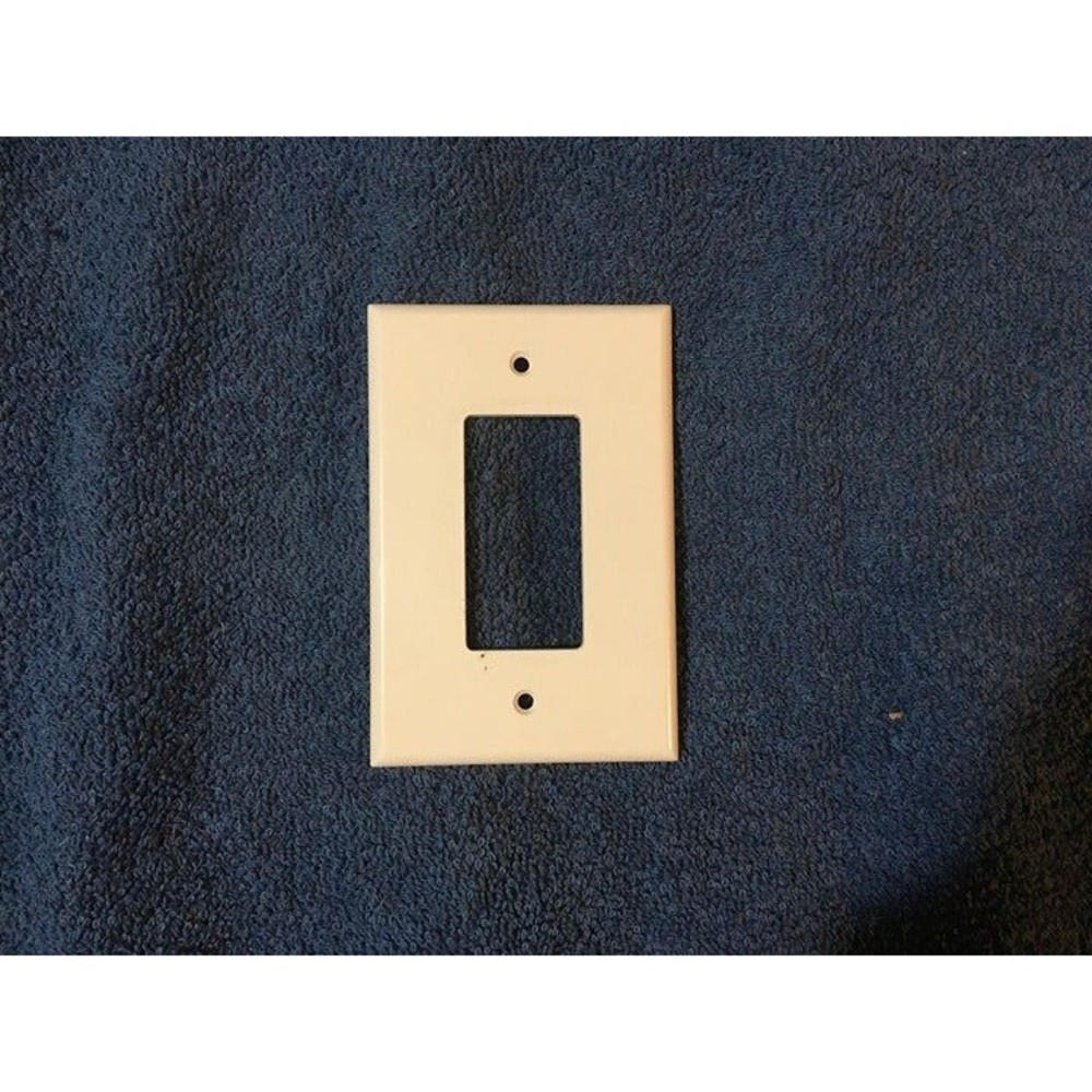 Levitron Square wall plates for square outlets 17pc lot